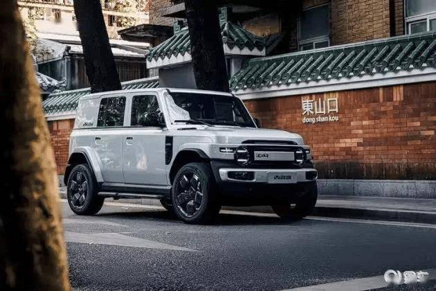 V23 vs 钛3：年轻人个性实用战